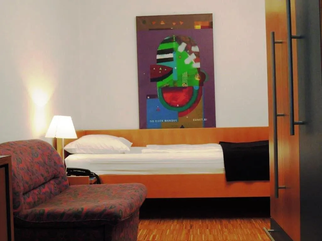 Hotel Korotan Viena 3*,  Áustria